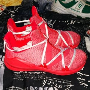 Puma womans athletic shoes size 8.5